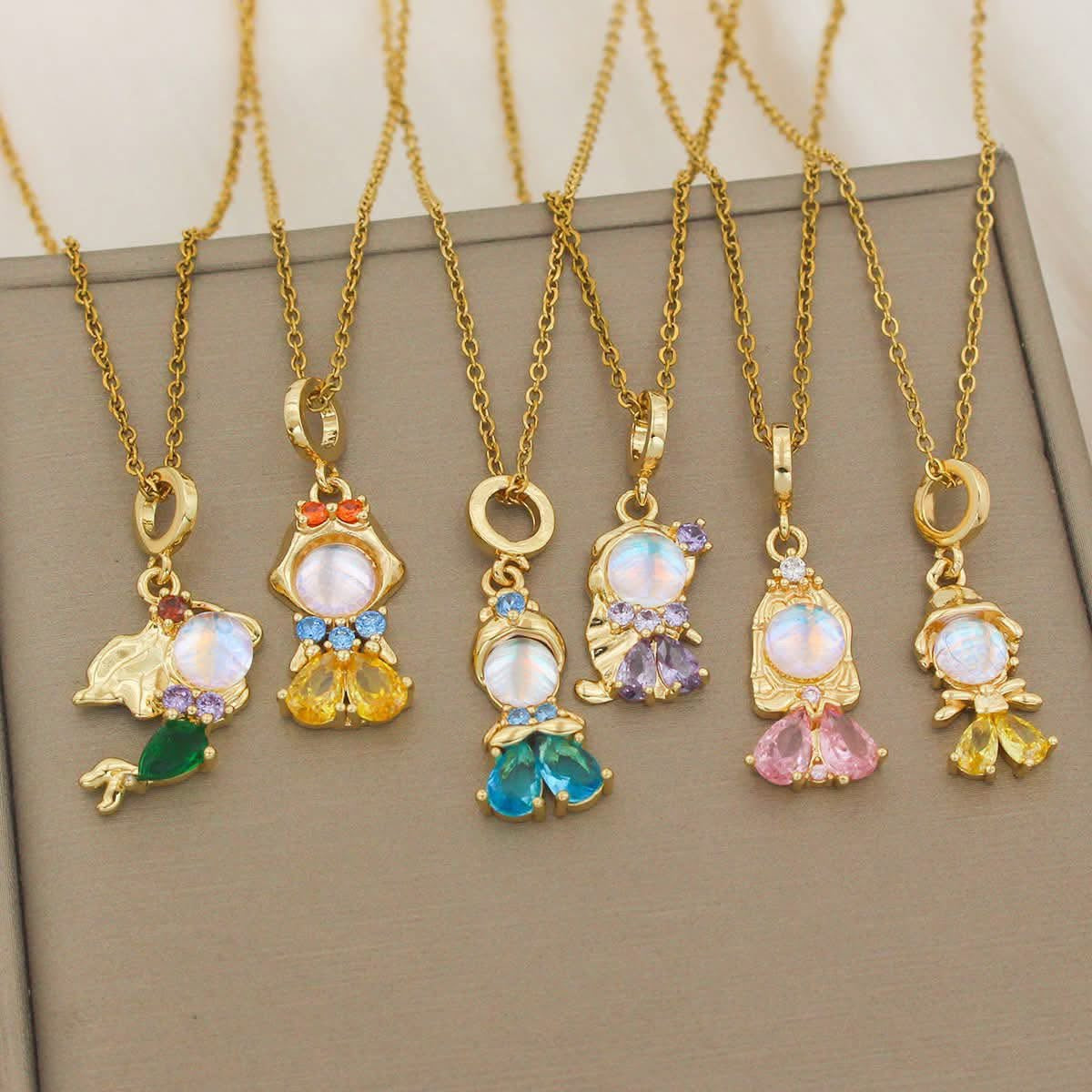 Royal Glow Princess Necklace Closes 2/1/26
